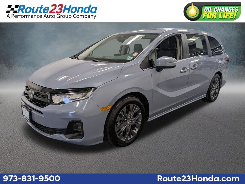 2025 Honda Odyssey Touring's photo