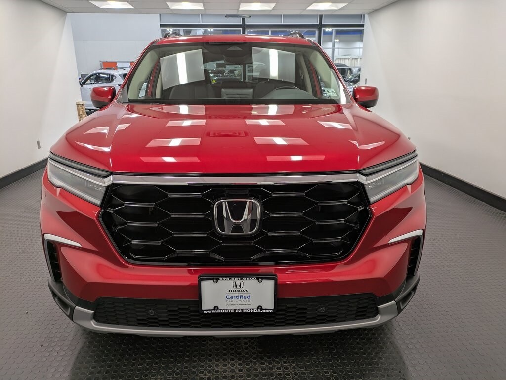2025 Honda Pilot Touring photo 2