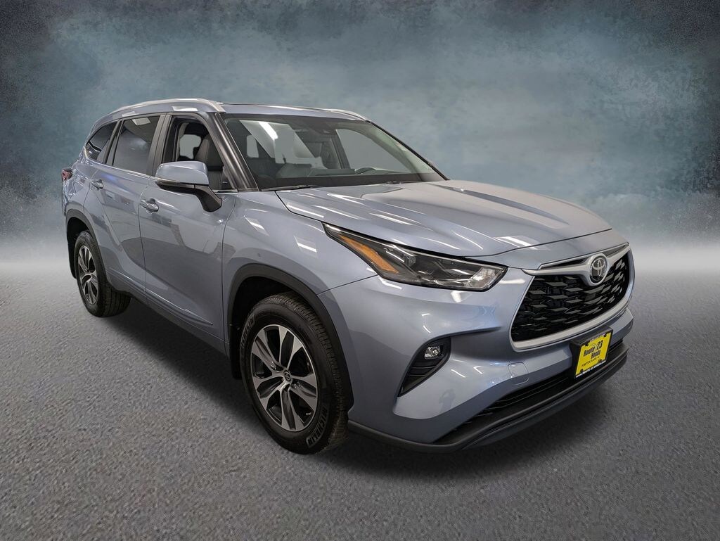 Used 2023 Toyota Highlander XLE SUV