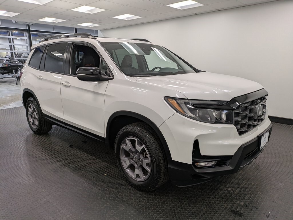 2022 Honda Passport TrailSport photo 2
