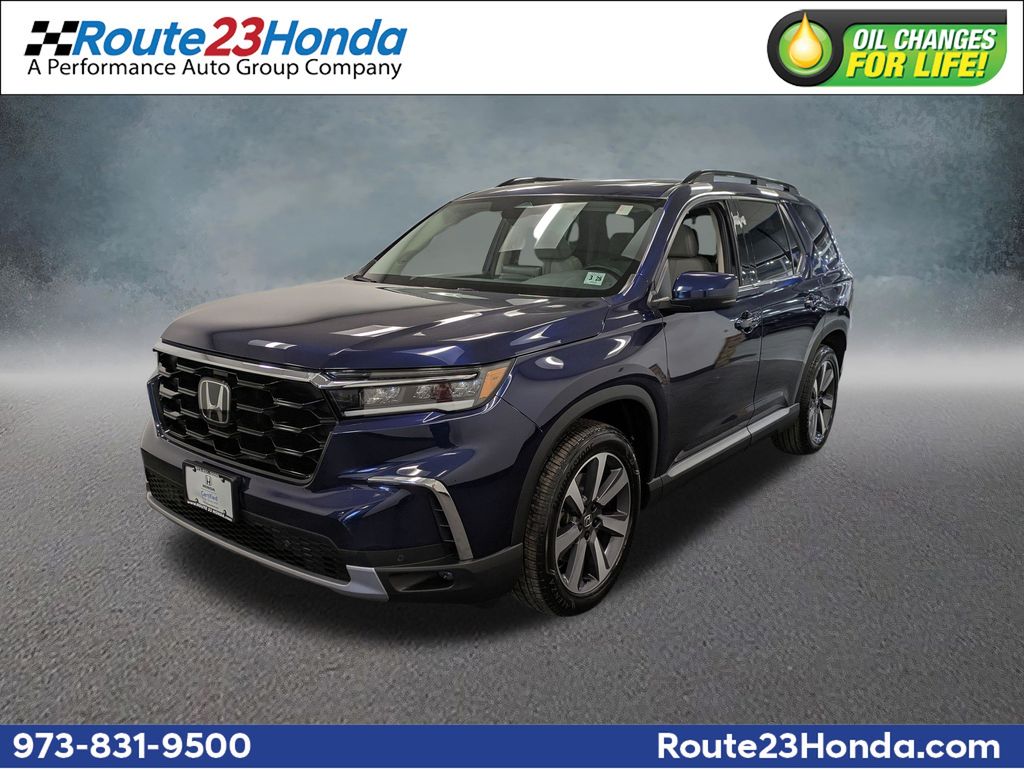 2023 Honda Pilot Touring AWD's photo