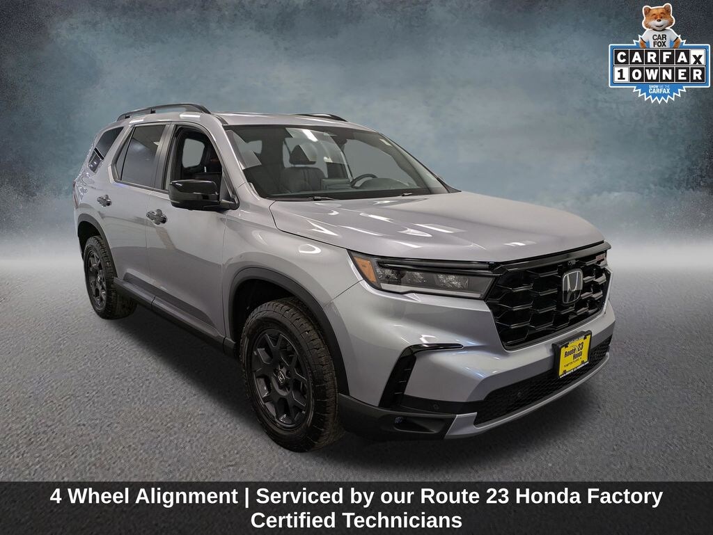 Used 2025 Honda Pilot TrailSport SUV
