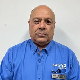 Staff member Philip Amend from ID_25fb21e3850a