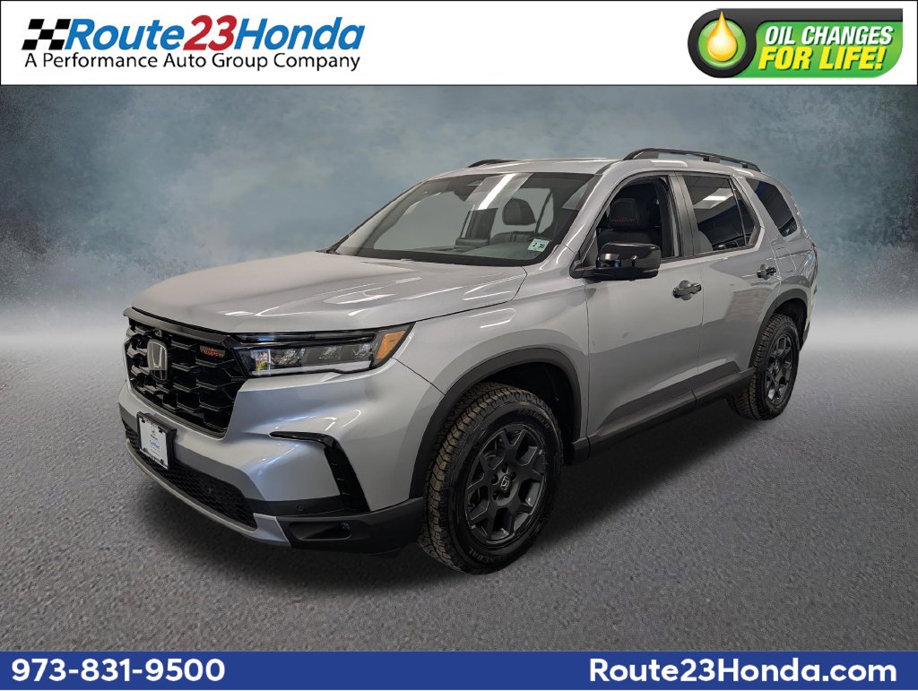 Used 2025 Honda Pilot TrailSport SUV