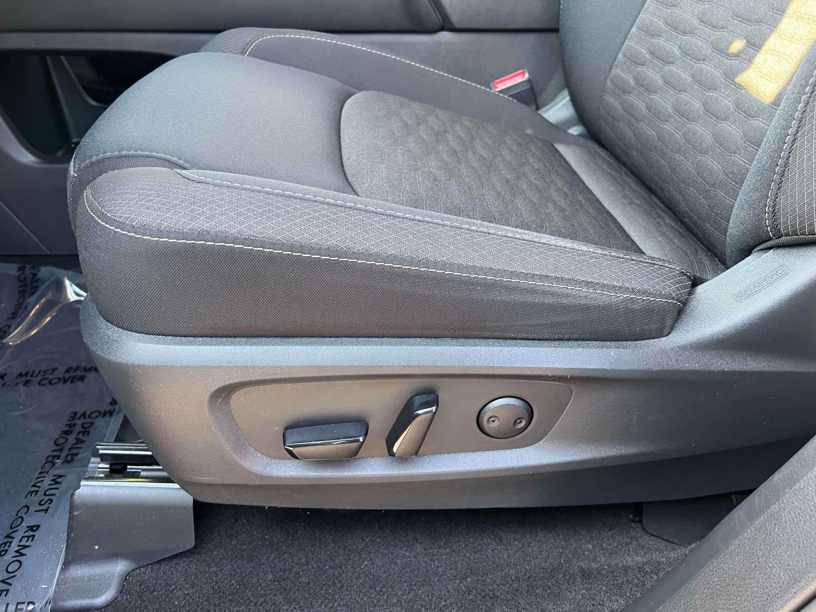 2023 Nissan Pathfinder SV - Photo 24