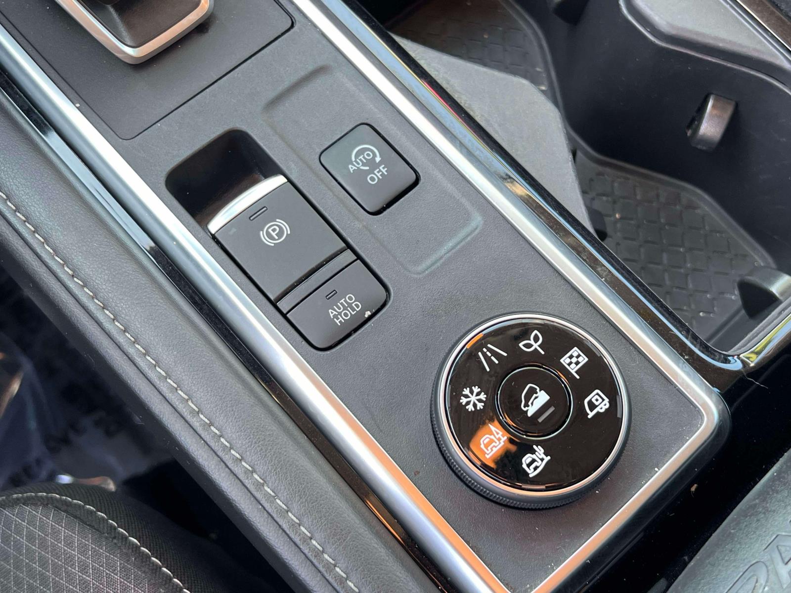 2023 Nissan Pathfinder SV - Photo 13