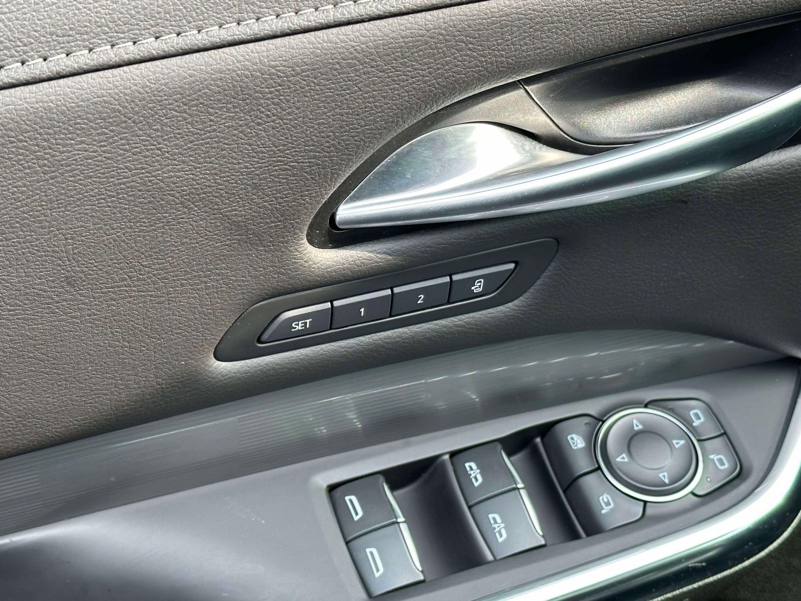 2024 Cadillac XT4 Premium Luxury - Photo 17
