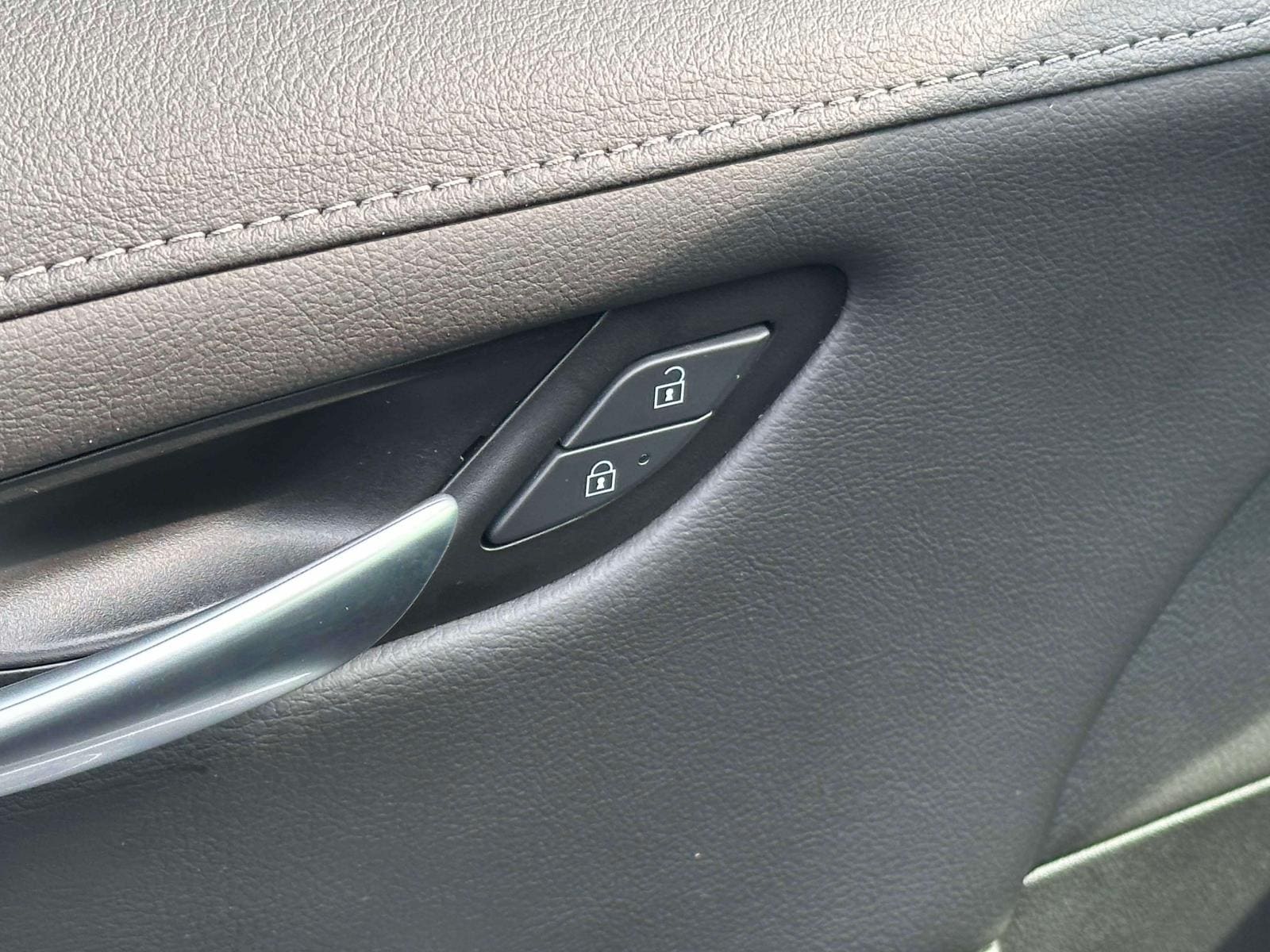 2024 Cadillac XT4 Premium Luxury - Photo 18