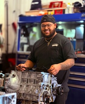 Staff member Oscar Leal from ID_bddbfd
