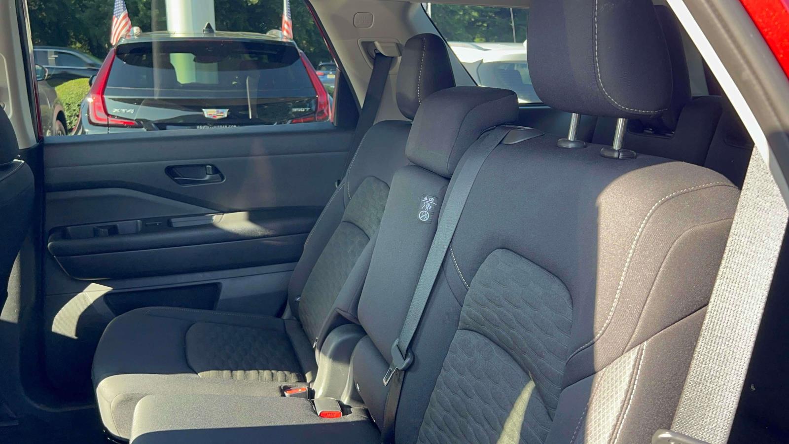 2023 Nissan Pathfinder SV - Photo 27