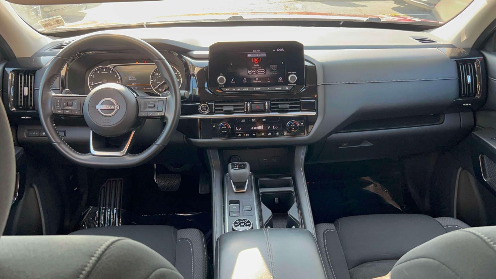 2023 Nissan Pathfinder SV - Photo 28