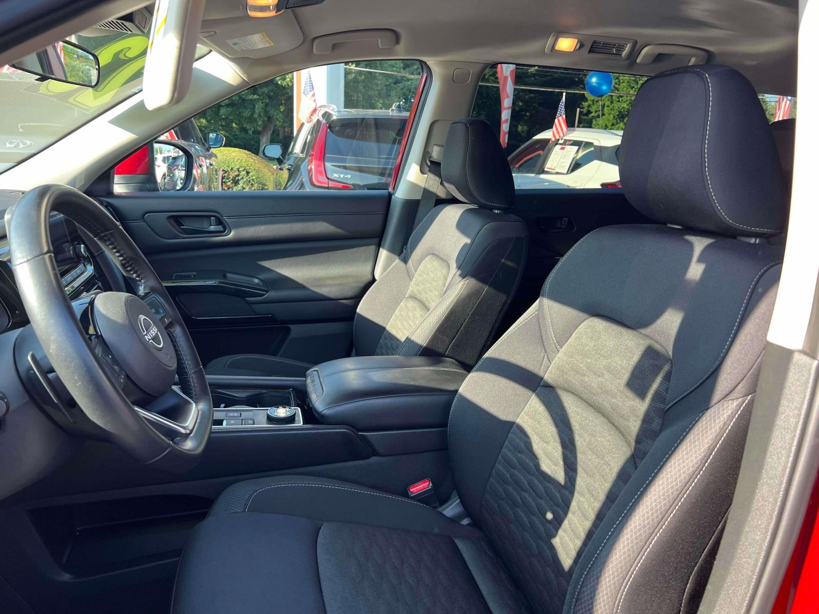 2023 Nissan Pathfinder SV - Photo 25