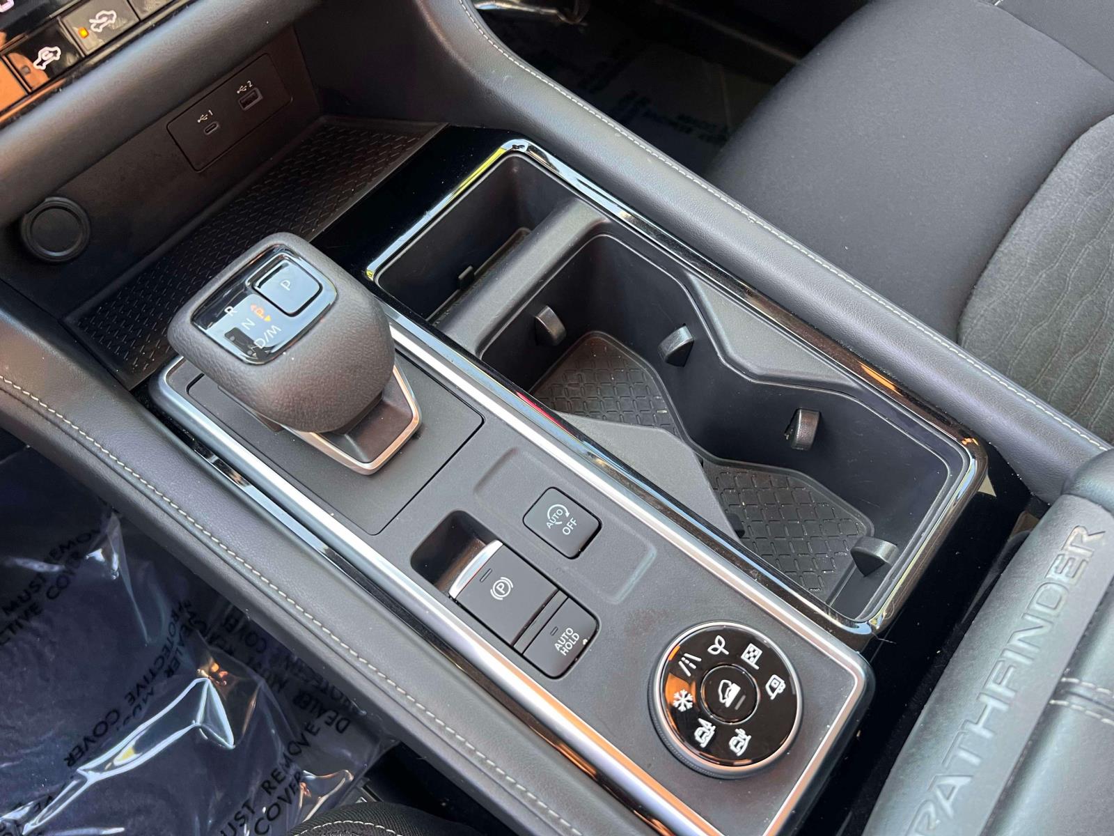 2023 Nissan Pathfinder SV - Photo 15