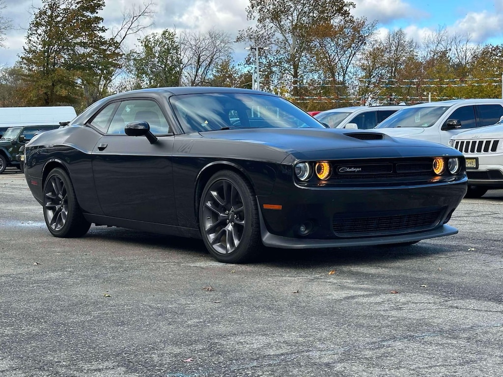 Used 2022 Dodge Challenger R/T RWD Car