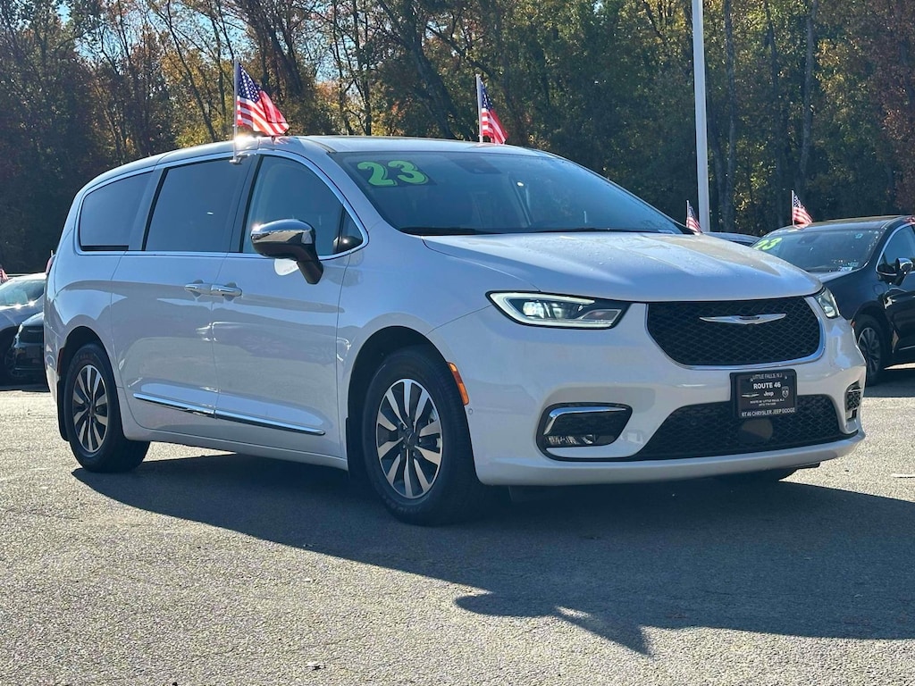Used 2023 Chrysler Pacifica Hybrid Limited FWD Mini-van, Passenger