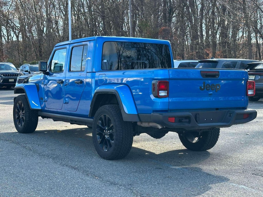 Used 2024 Jeep Gladiator Nighthawk 4x4 Crew Cab Pickup