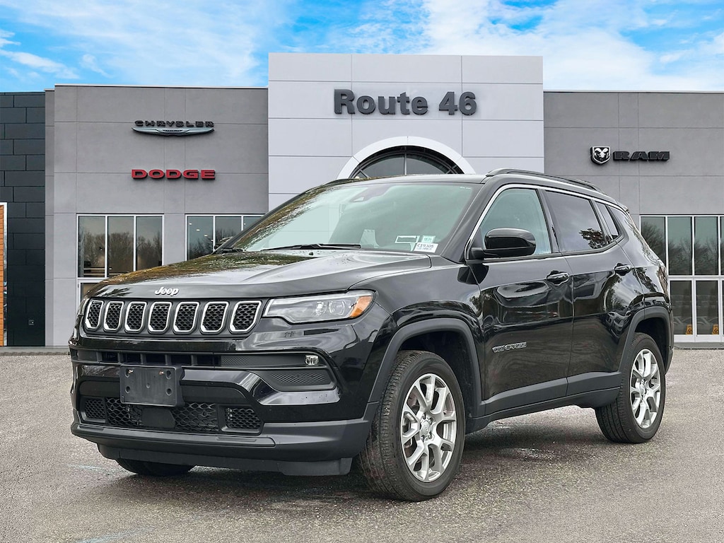 Used 2023 Jeep Compass Latitude Lux 4x4 Sport Utility