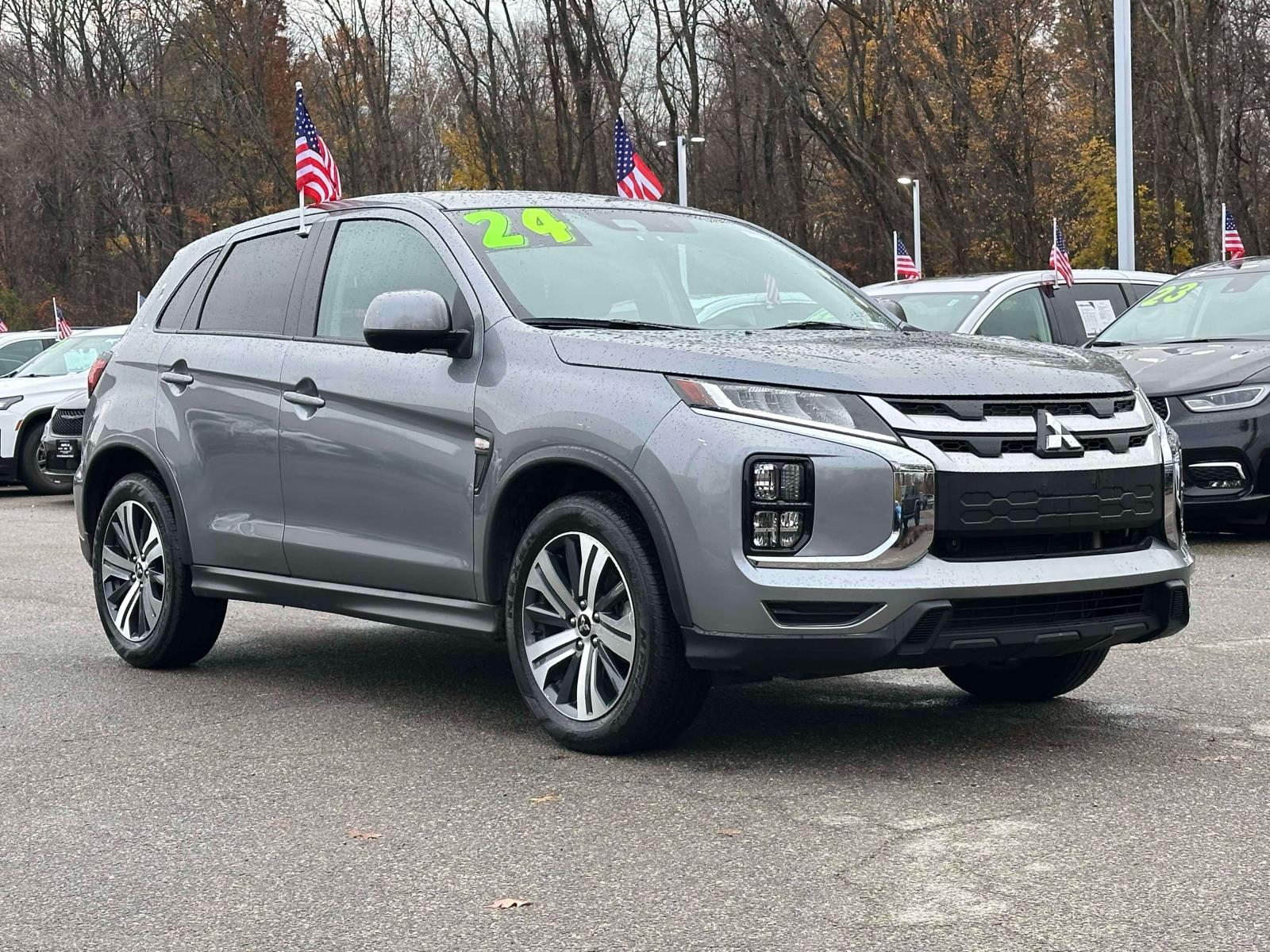 2024 Mitsubishi Outlander Sport ES's photo