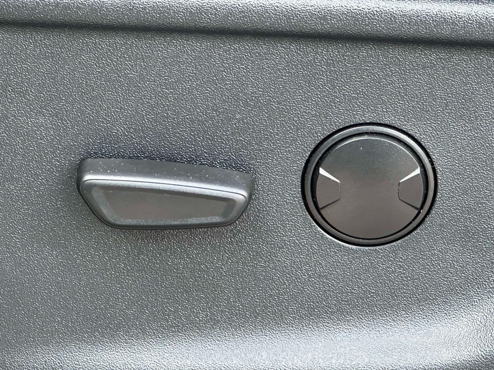 2025 Ford F-150 XLT - Photo 14