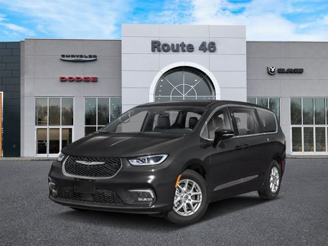 2026 Chrysler Pacifica Select's photo