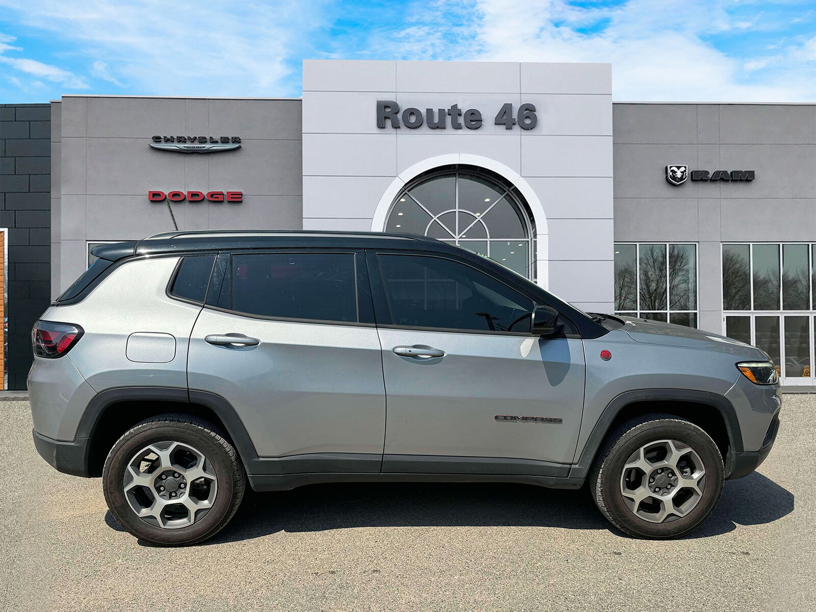 2022 Jeep Compass Trailhawk photo 2