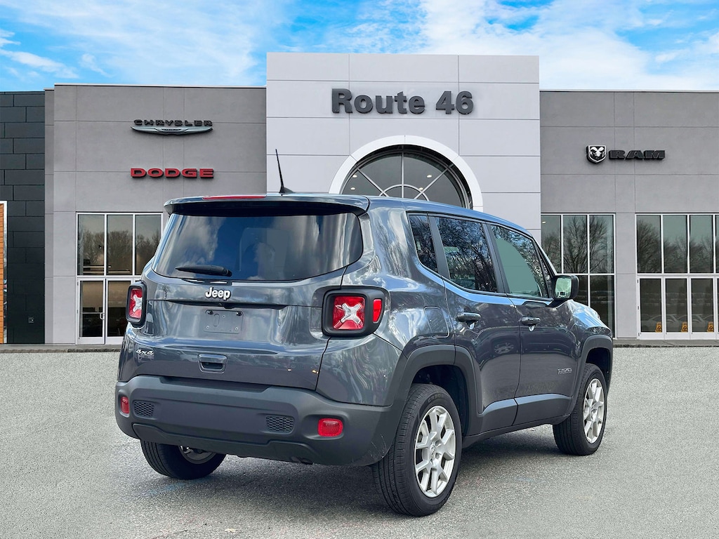 Used 2023 Jeep Renegade Latitude 4x4 Sport Utility