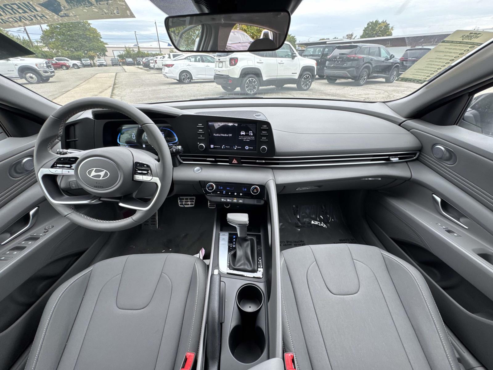 2025 Hyundai Elantra SEL - Photo 10