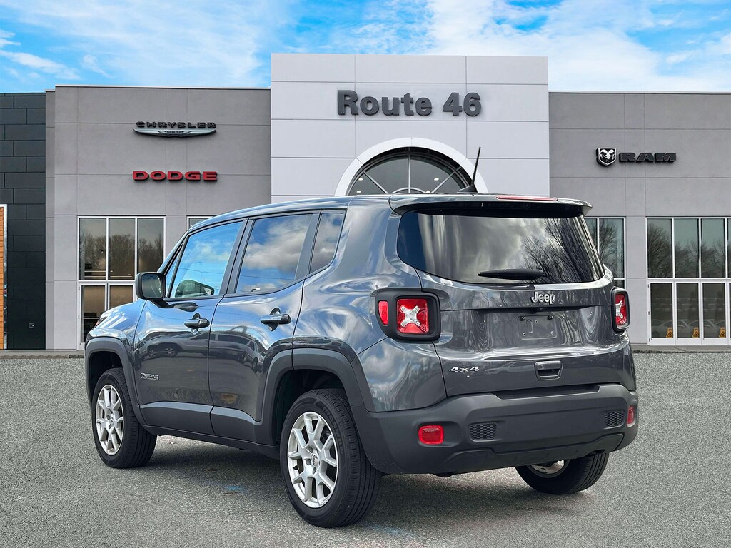 Used 2023 Jeep Renegade Latitude 4x4 Sport Utility