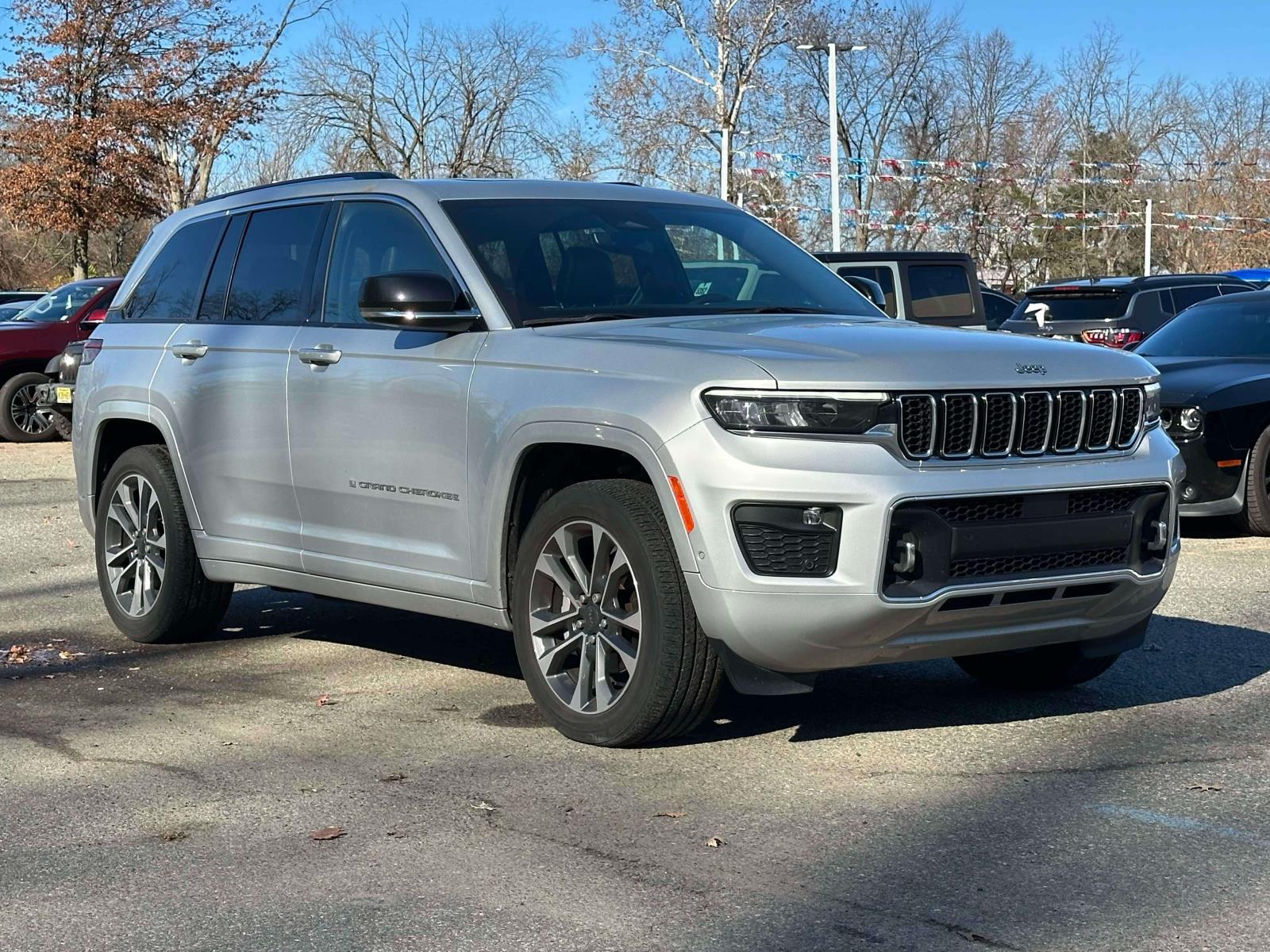 2022 Jeep Grand Cherokee Overland's photo