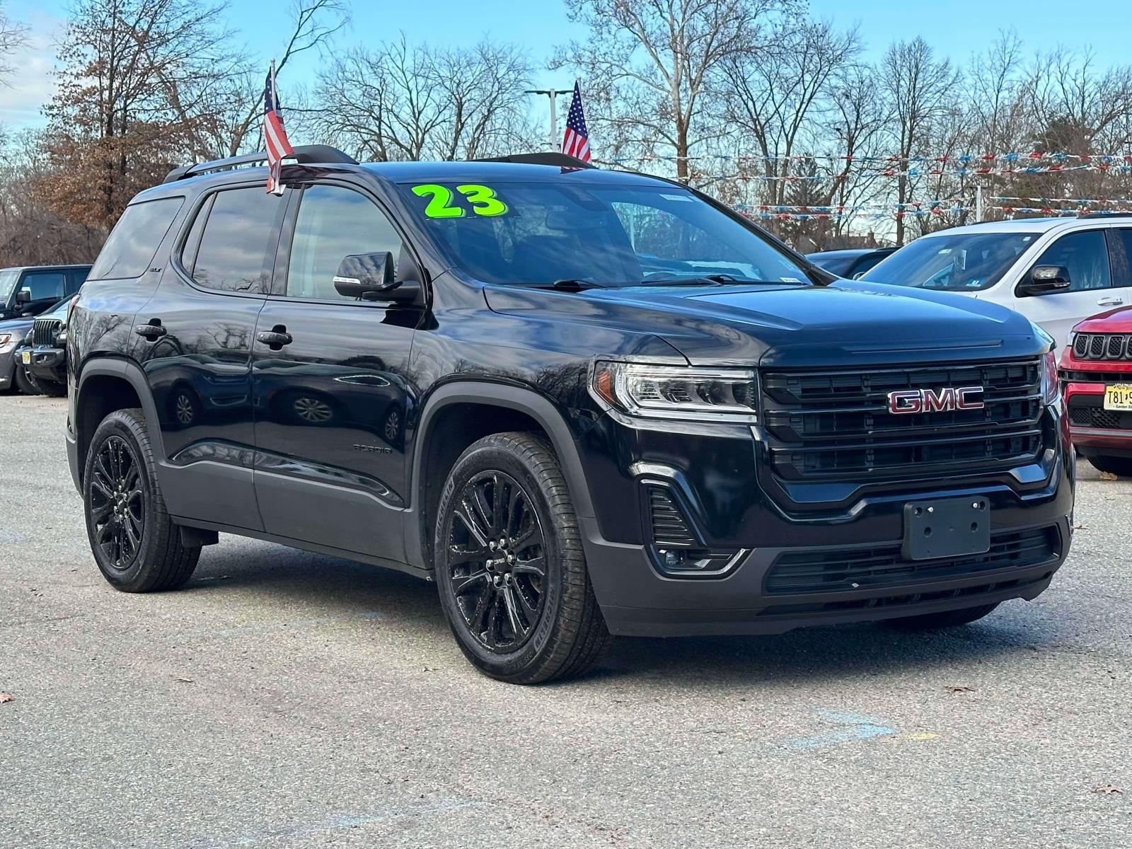 2023 GMC Acadia SLT's photo