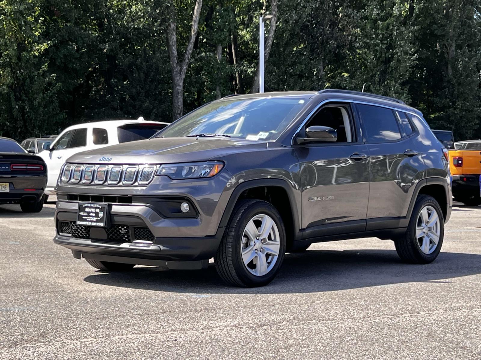 2022 Jeep Compass Latitude photo 2