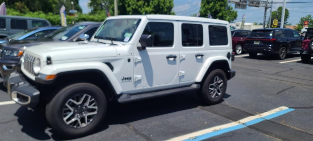 2025 Jeep Wrangler Sahara's photo