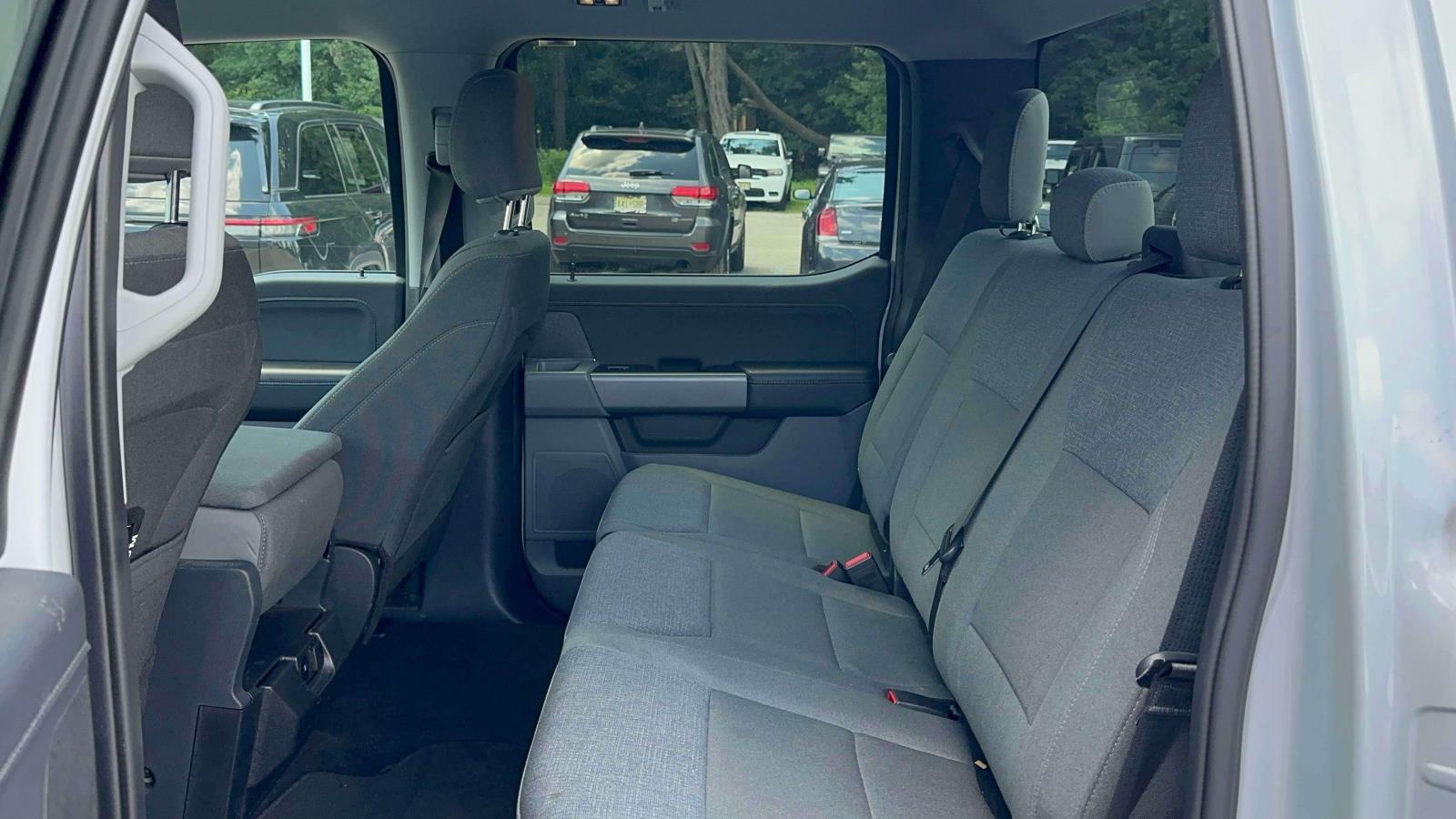 2025 Ford F-150 XLT - Photo 9