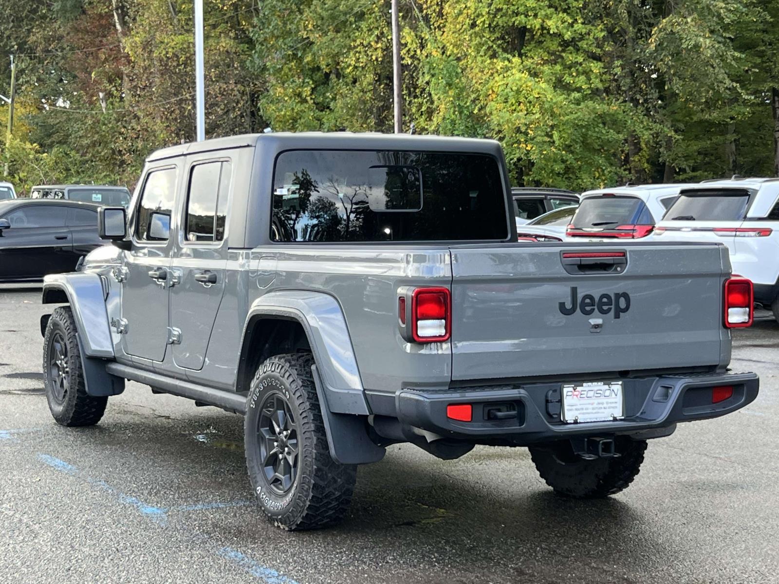 2021 Jeep Gladiator Willys photo 3