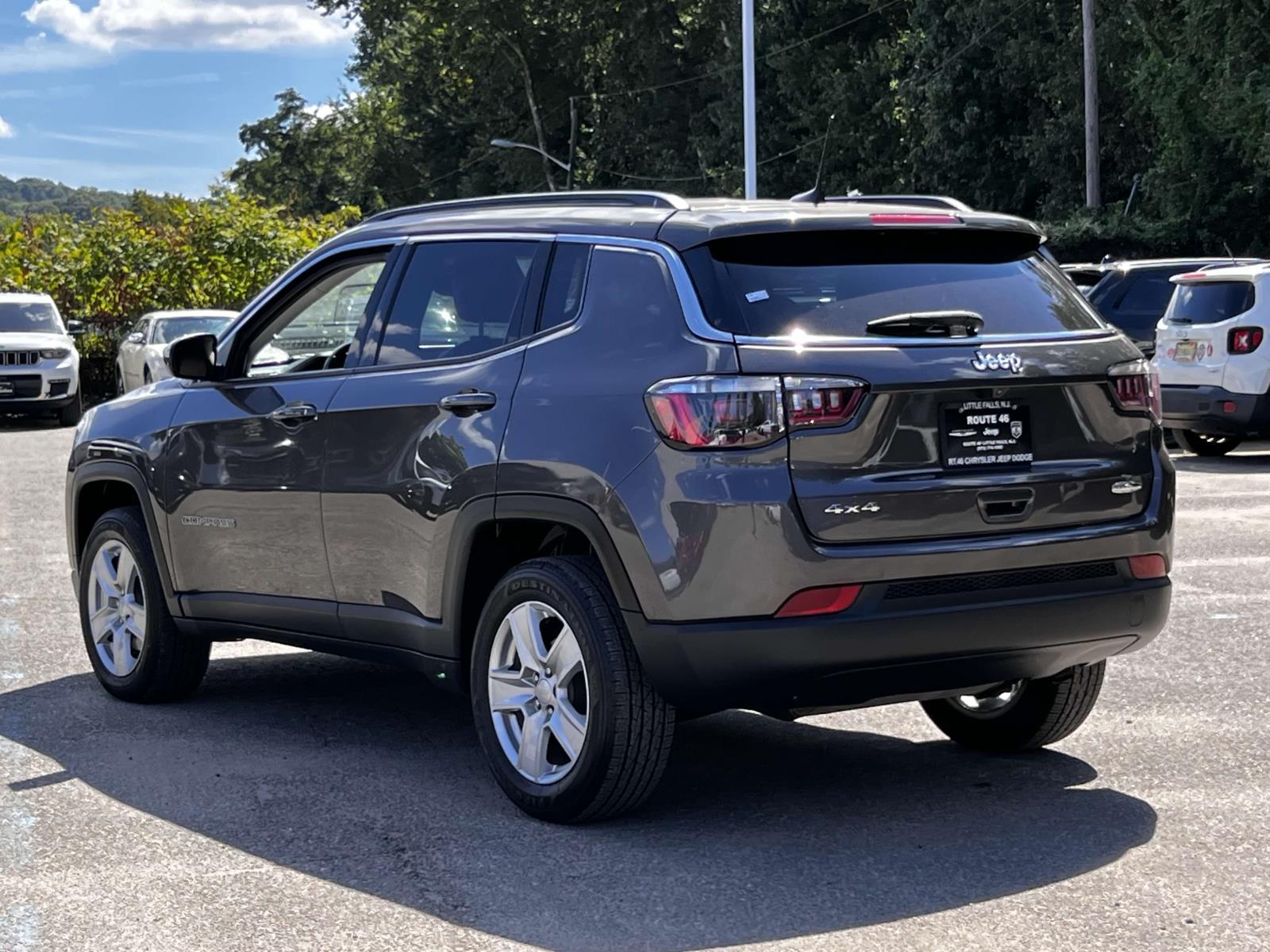2022 Jeep Compass Latitude photo 3