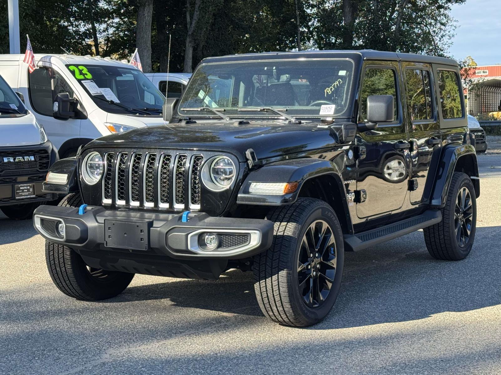 2022 Jeep Wrangler 4xe Unlimited Sahara Sport photo 2
