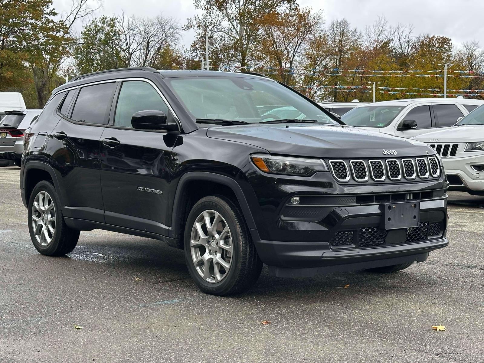 2023 Jeep Compass Latitude Lux's photo