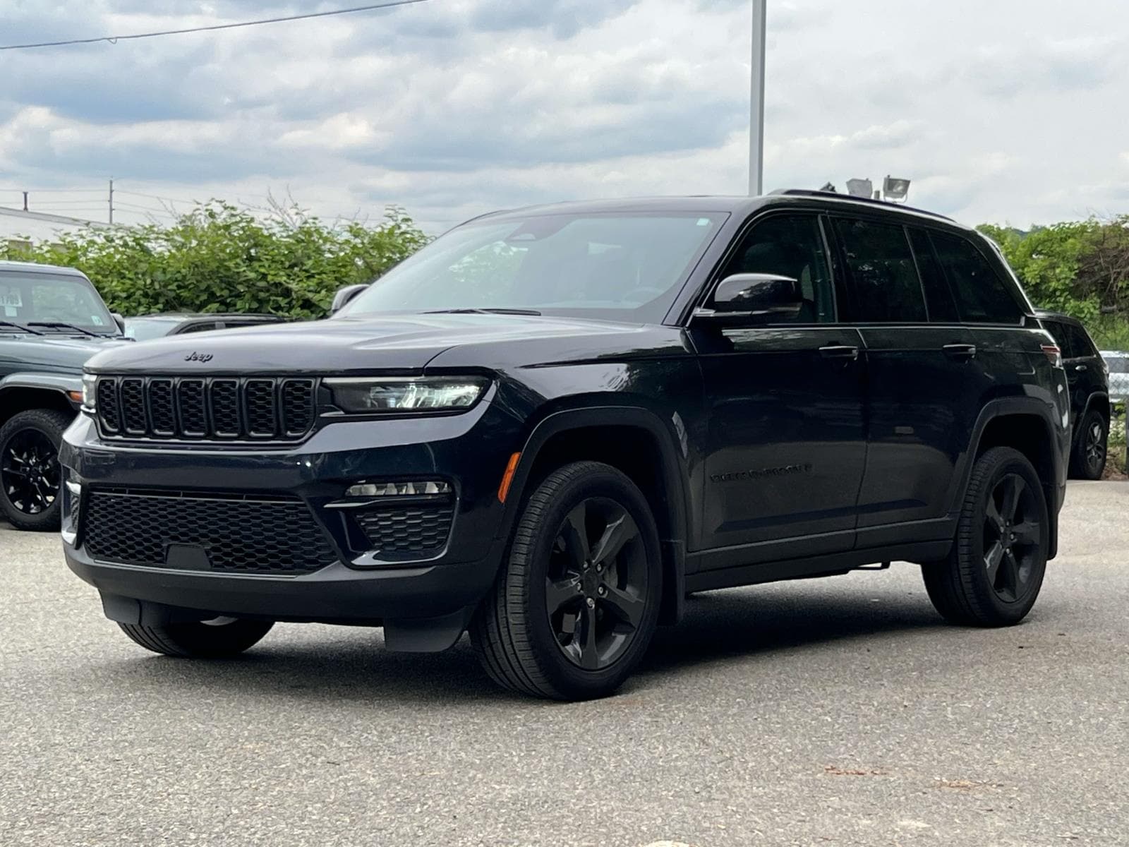 Used 2024 Jeep Grand Cherokee Limited with VIN 1C4RJHBG8RC143061 for sale in Little Falls, NJ