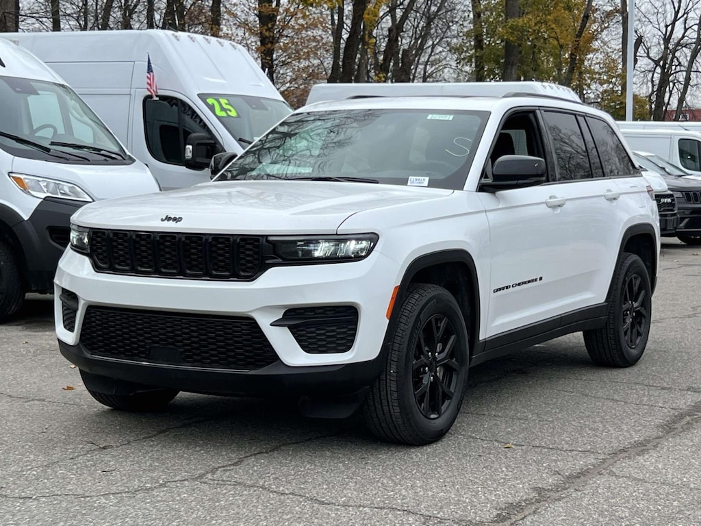 Used 2024 Jeep Grand Cherokee Altitude X 4x4 Sport Utility