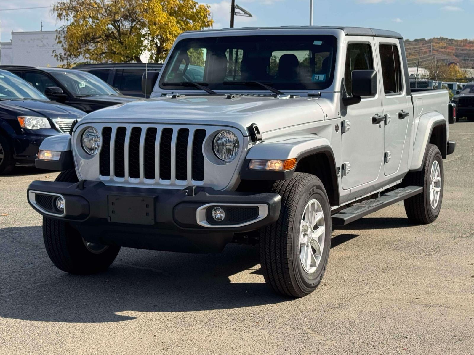Used 2023 Jeep Gladiator Sport S 4x4 Crew Cab Pickup