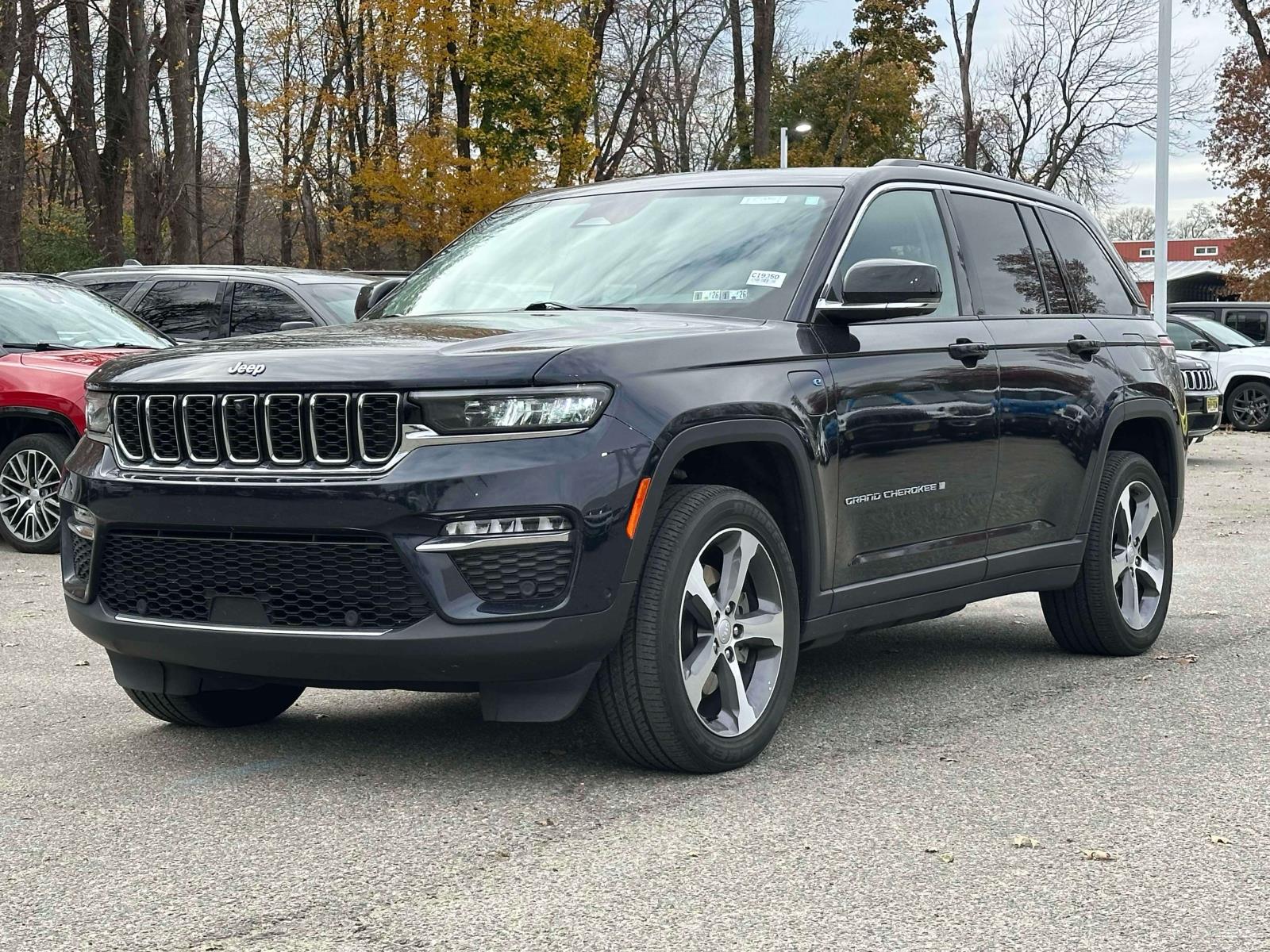 2023 Jeep Cherokee 4xe photo 2