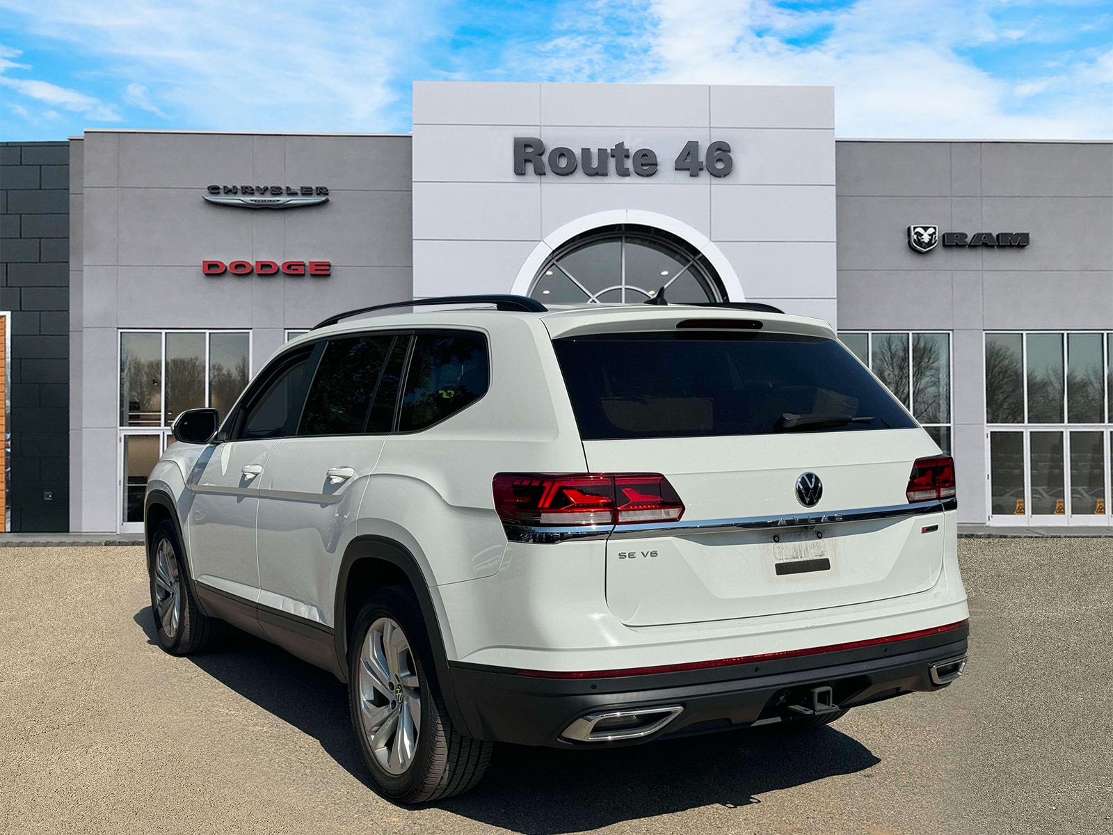 Used 2021 Volkswagen Atlas SE w/Tech with VIN 1V2KR2CA3MC504396 for sale in Little Falls, NJ