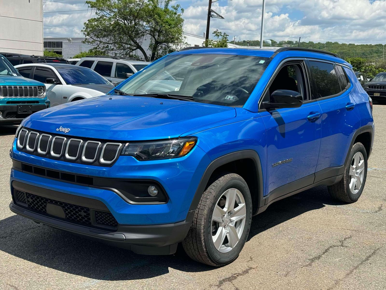 Used 2022 Jeep Compass Latitude with VIN 3C4NJDBB9NT104490 for sale in Little Falls, NJ