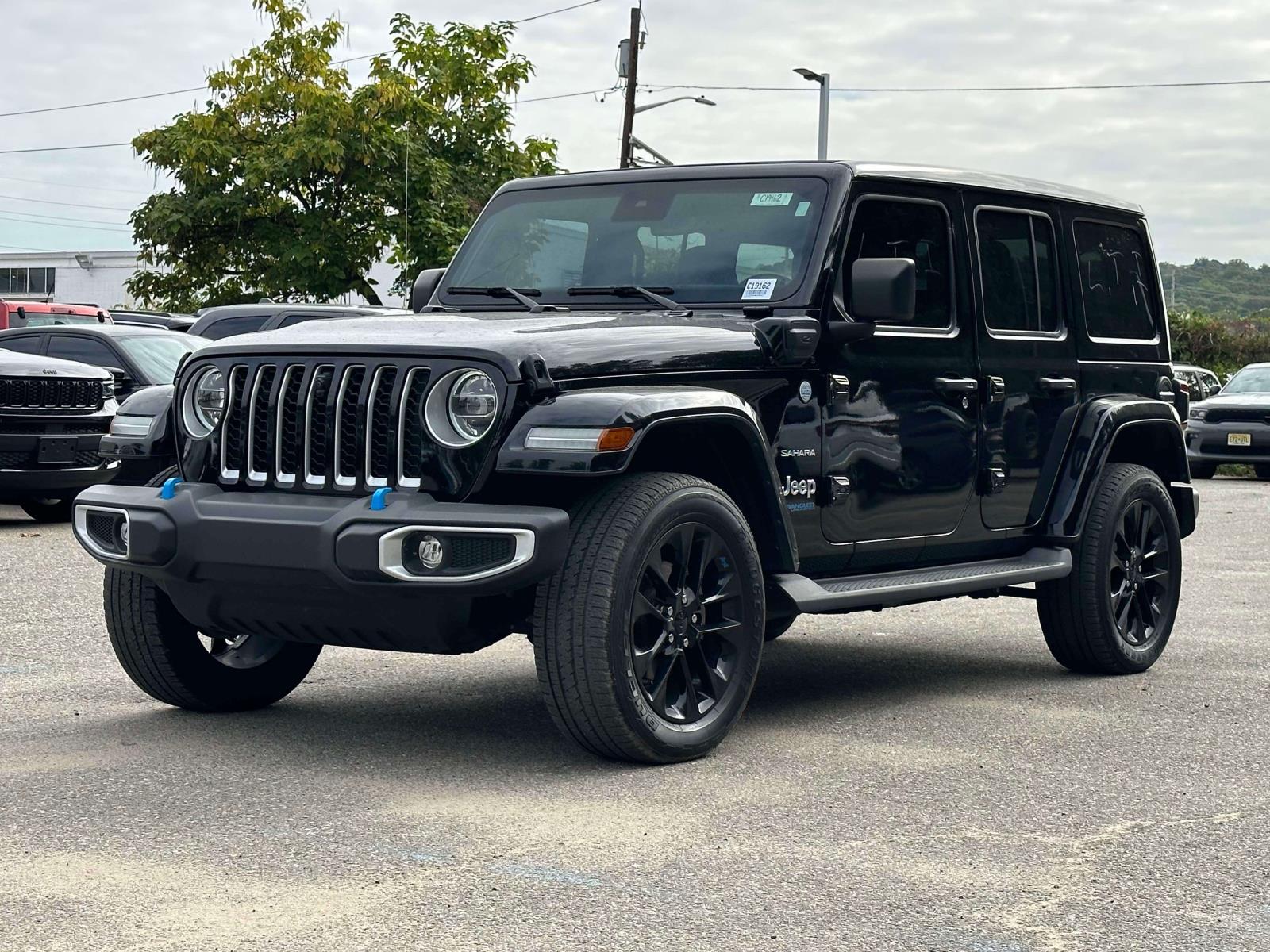 2022 Jeep Wrangler Unlimited Rubicon High Tide photo 2