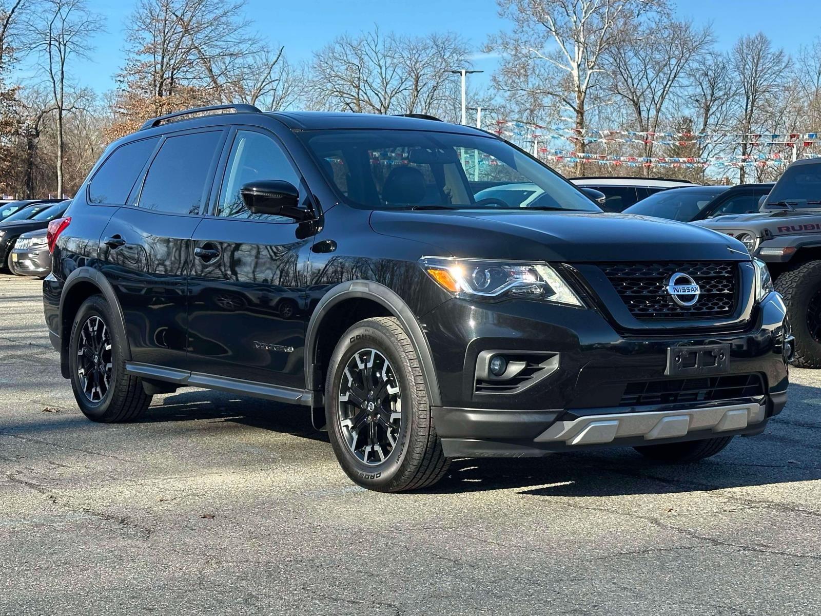 2019 Nissan Pathfinder SL