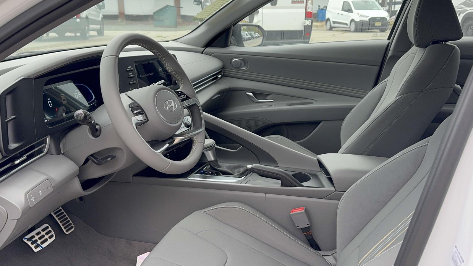 2025 Hyundai Elantra SEL - Photo 30