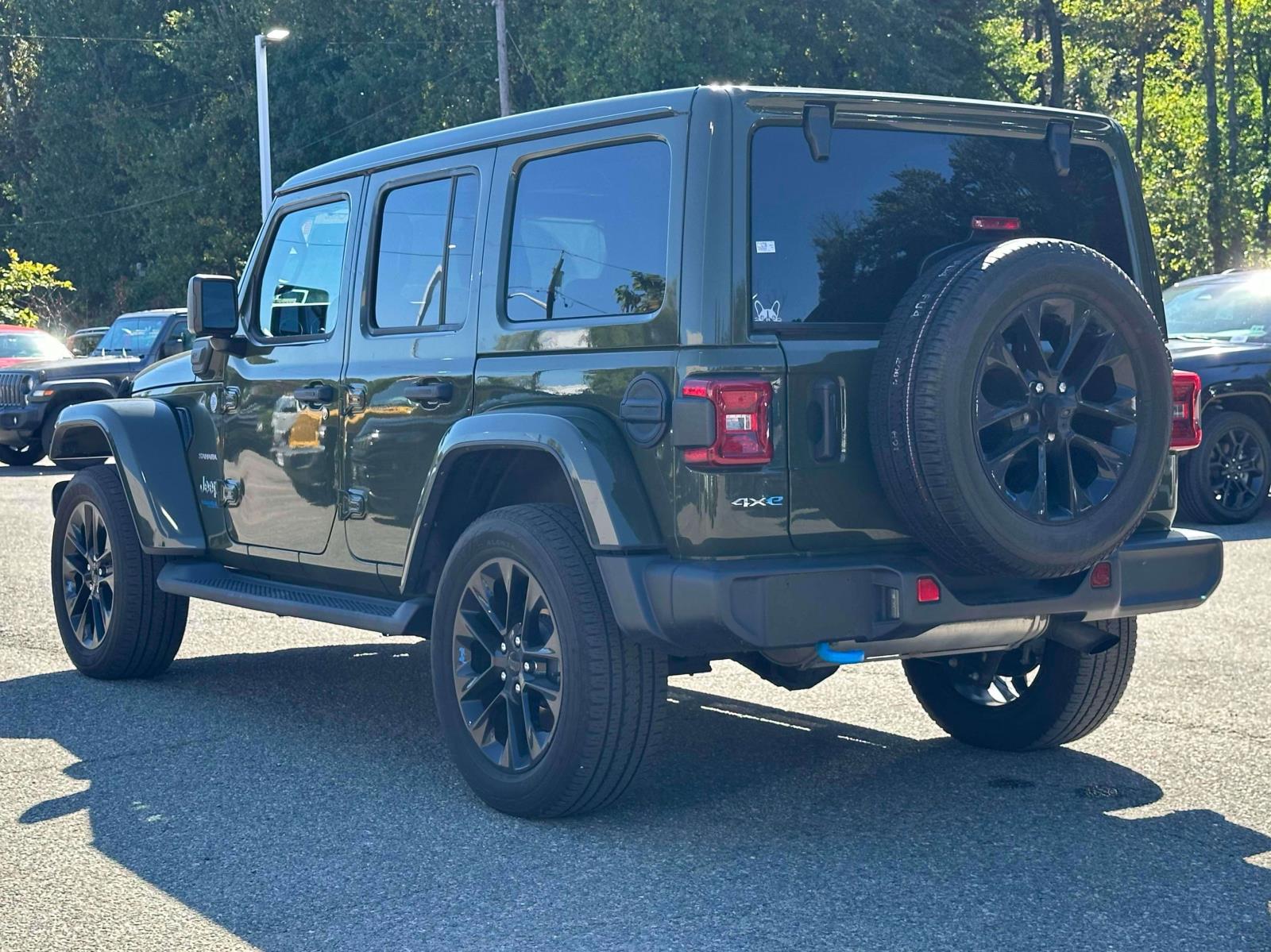 2022 Jeep Wrangler 4xe Unlimited Sahara Sport photo 3