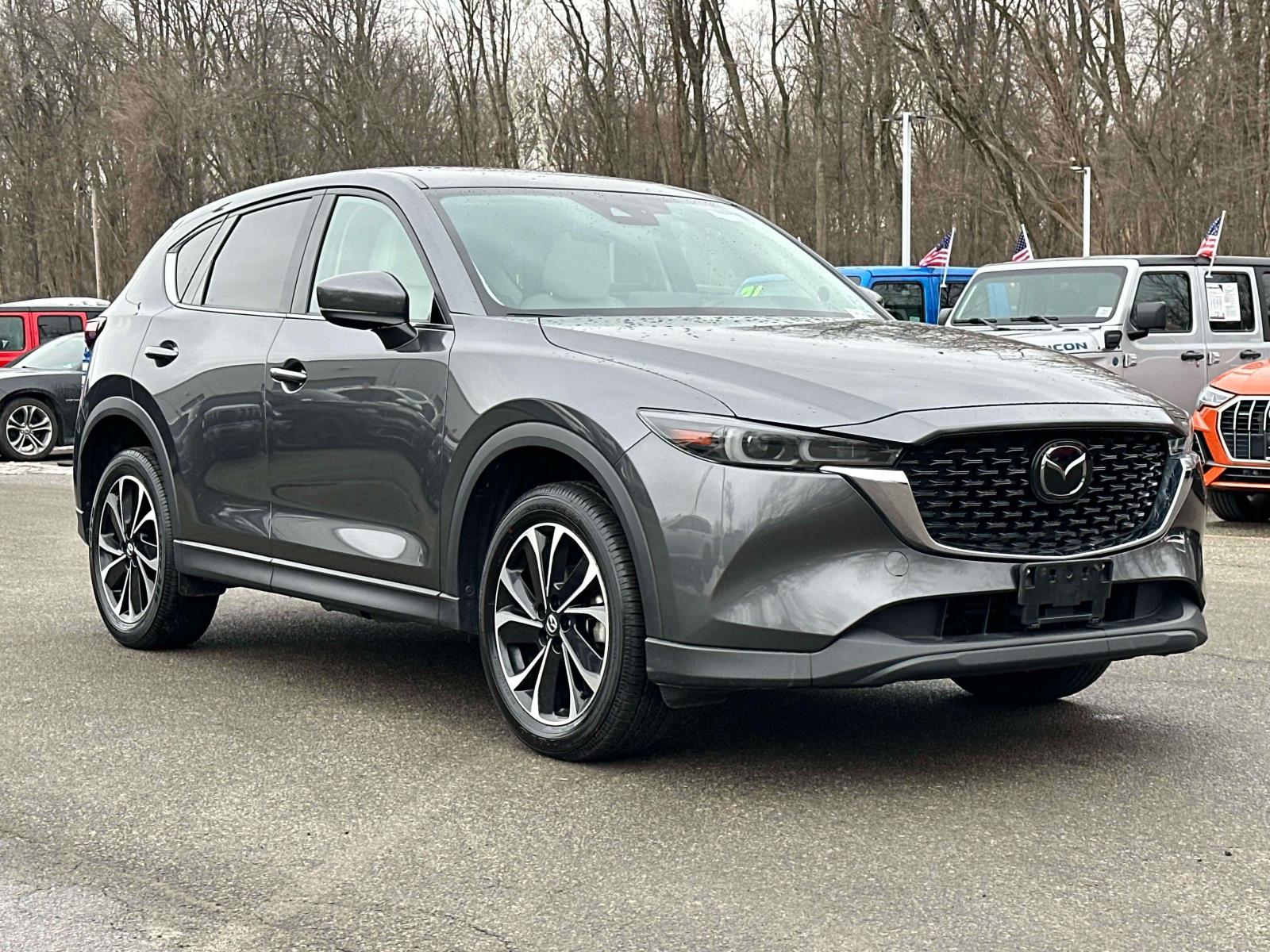 2022 Mazda CX-5 S Premium package