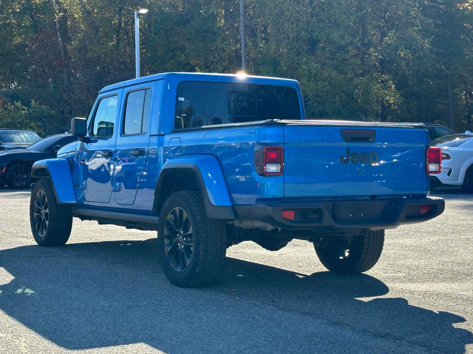 2024 Jeep Gladiator Sport photo 3