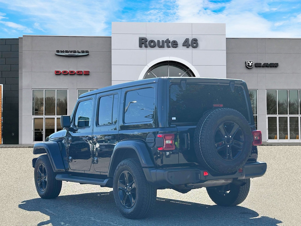 Used 2021 Jeep Wrangler Unlimited Sahara Altitude 4x4 Sport Utility
